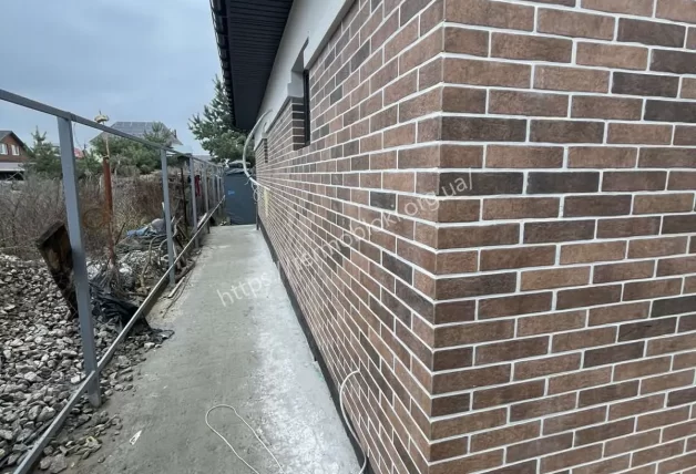 Київ. Плитка Seven Tones orange Golden Tile 2